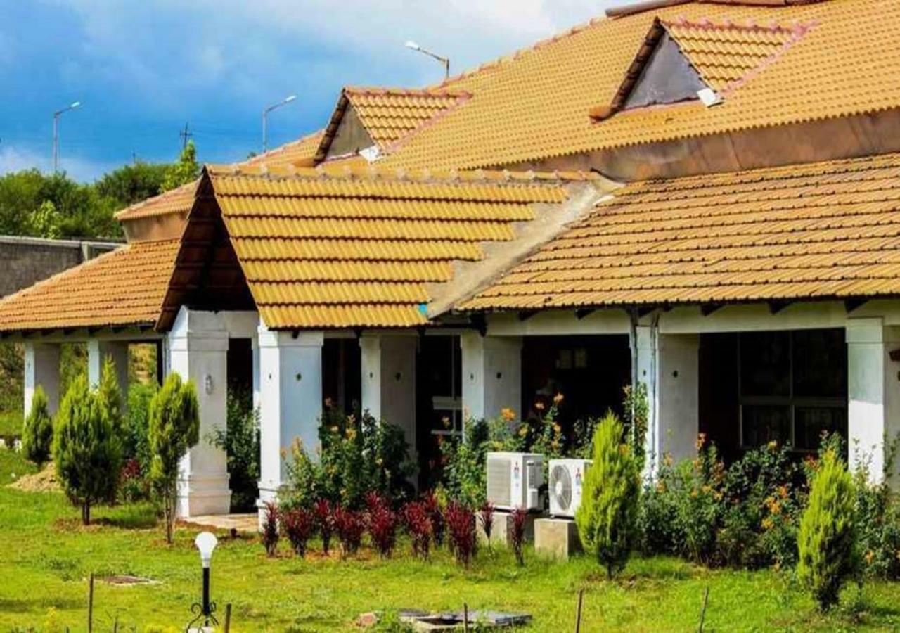 Pavanputra Clarks Inn Hassan Exteriér fotografie